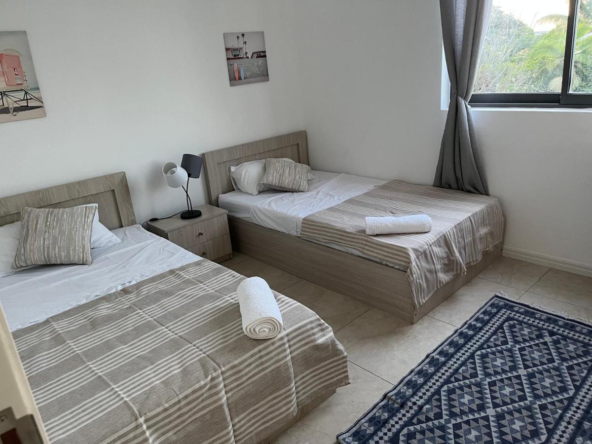Coastal View Apartments 格兰贝伊 外观 照片